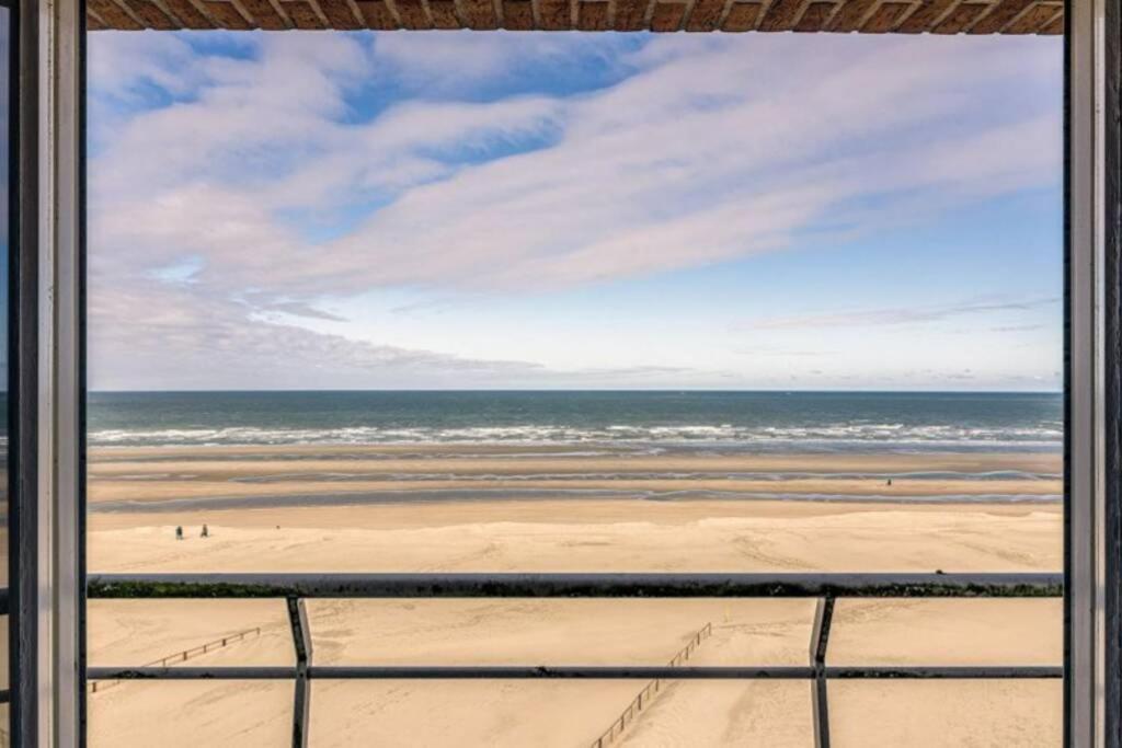 Appartment With Frontal Sea View With 3 Bedrooms Koksijde Dış mekan fotoğraf