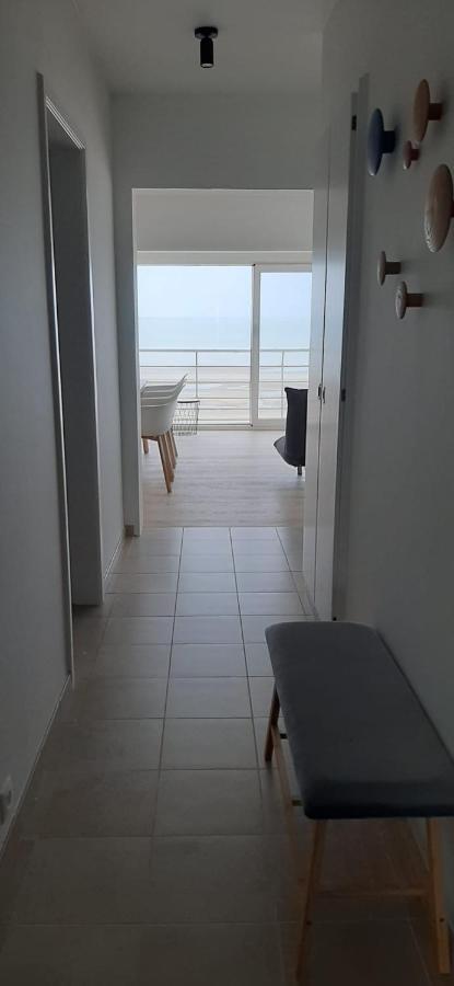 Appartment With Frontal Sea View With 3 Bedrooms Koksijde Dış mekan fotoğraf