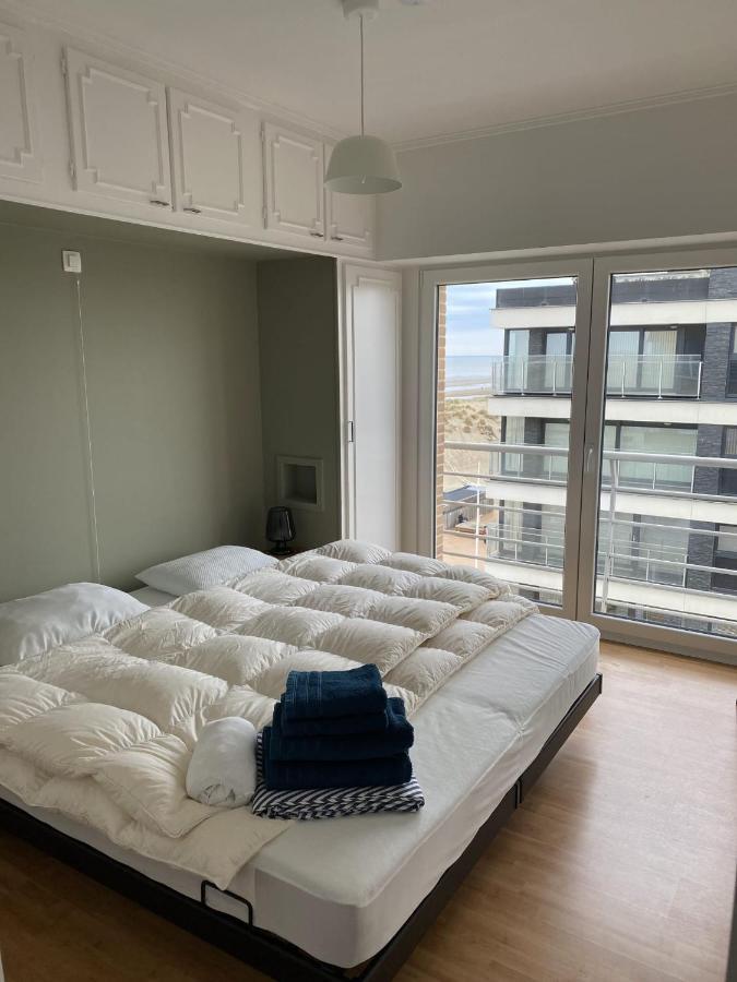 Appartment With Frontal Sea View With 3 Bedrooms Koksijde Dış mekan fotoğraf