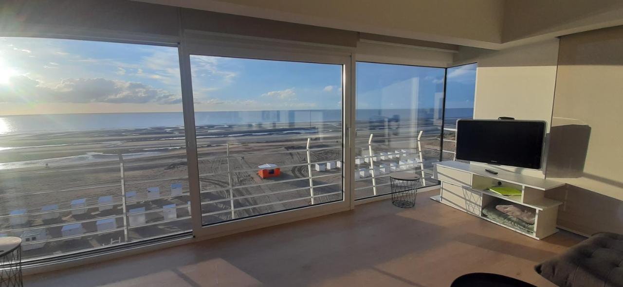 Appartment With Frontal Sea View With 3 Bedrooms Koksijde Dış mekan fotoğraf